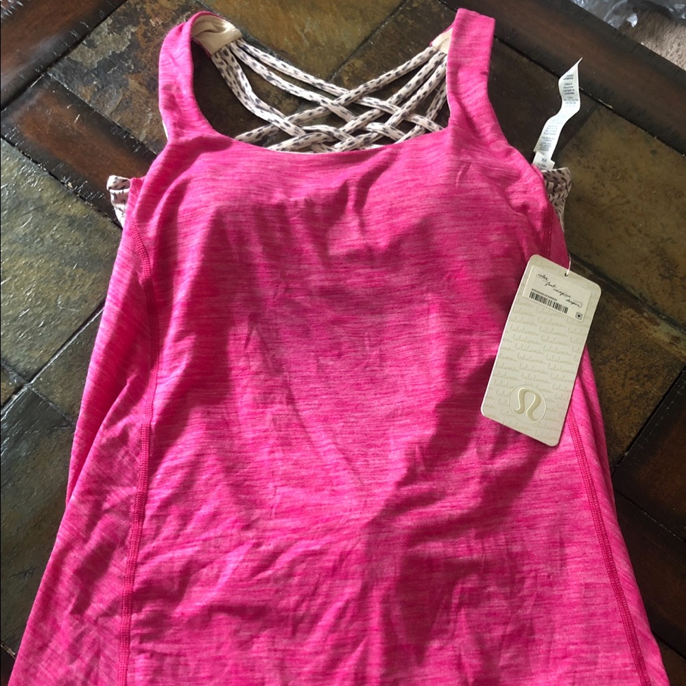 Lilulemon wild tank NWT size 8